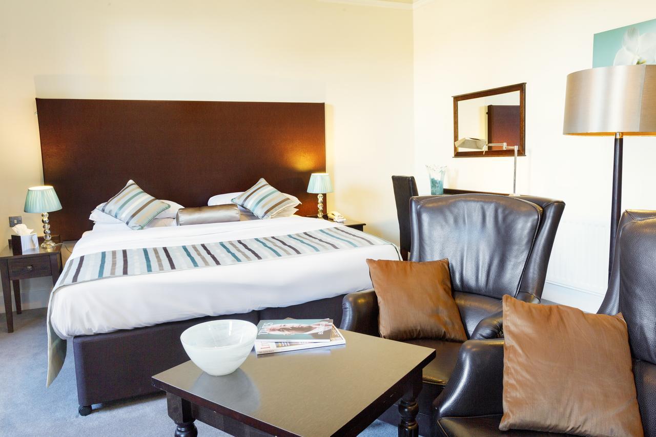 White Swan Hotel 3*