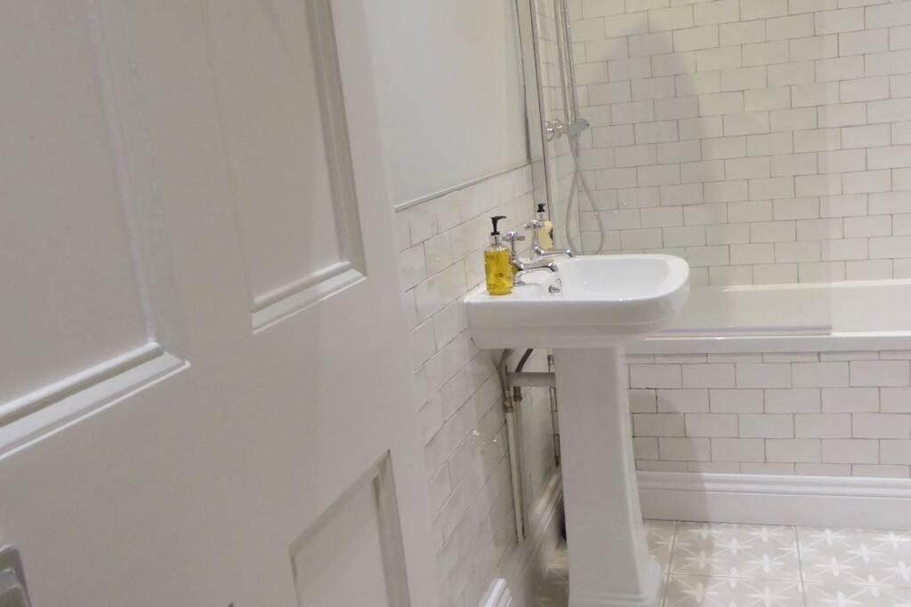 Falstaff House: Georgian Charm In Holiday home *