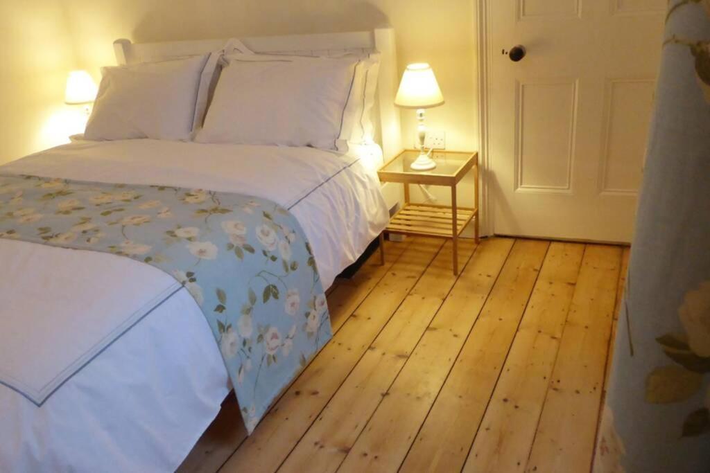 Falstaff House: Georgian Charm In *